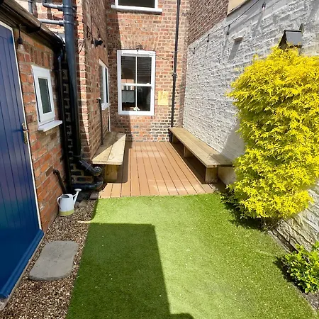 بيت للعطل Great Town House - *